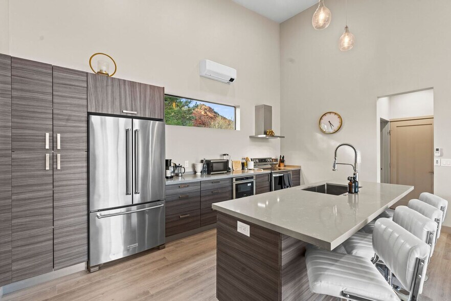 Building Photo - 60 Moondance Ln