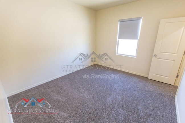 Building Photo - 5771 E Thetis Dr