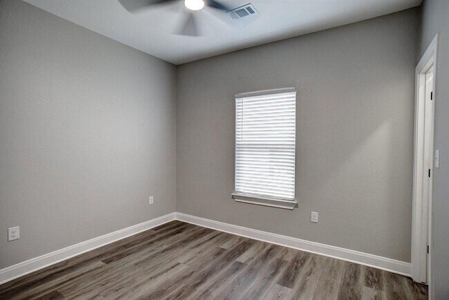 Building Photo - 123 S Kanaio Dr