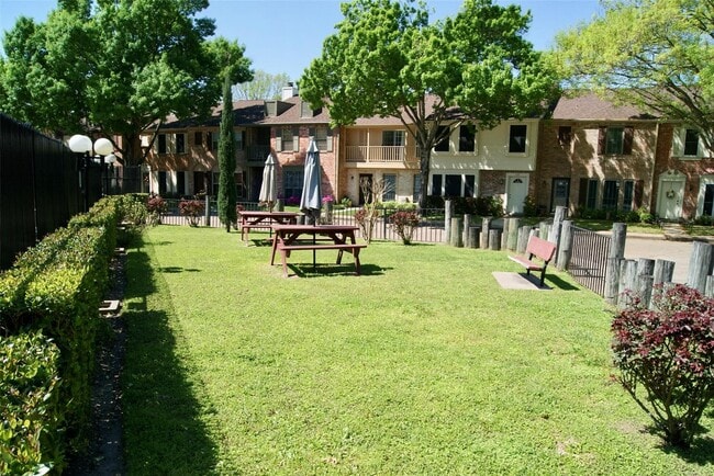 Building Photo - 5801 Lumberdale Rd