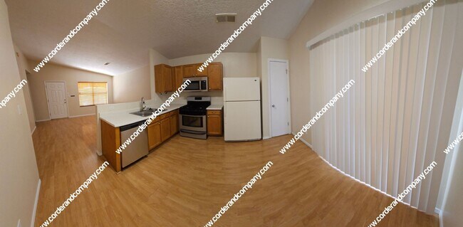 Building Photo - COMING SOON! Nice 3 Bedroom, 1.5 Bathroom, 2 Car Garage and 1,070 Sq Ft. Home.
