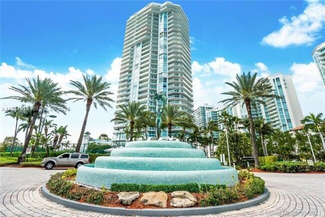 Building Photo - 16400 Collins Ave