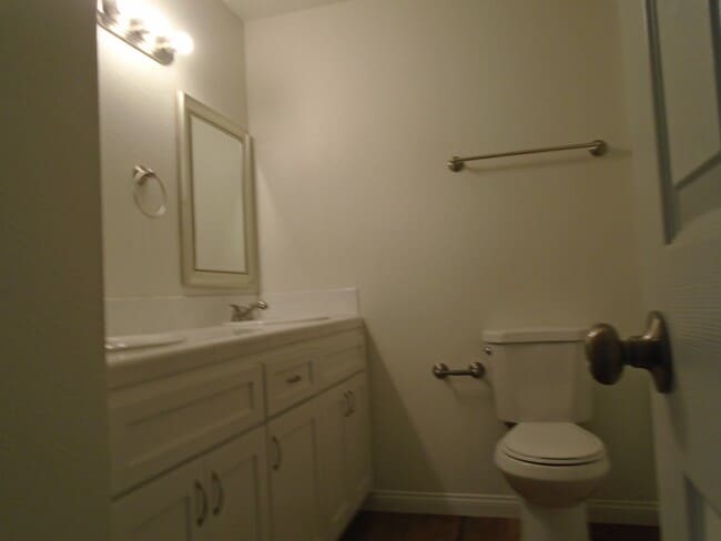 Building Photo - 6812 N Half Moon Dr