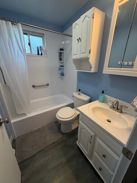 Building Photo - 262 Dunseith St