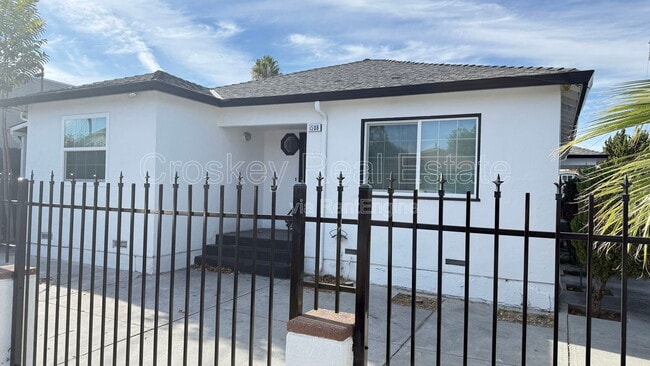 Primary Photo - 1508 Norton St