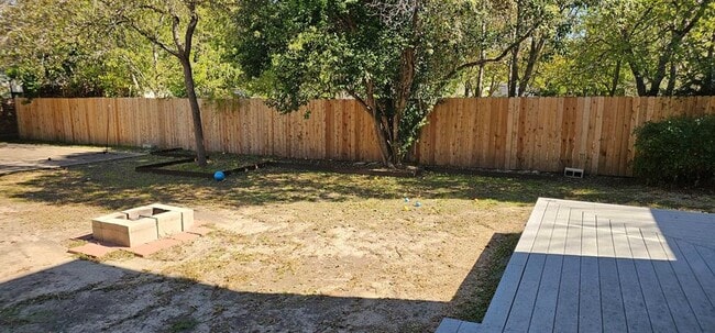 Building Photo - 1408 W 51st St