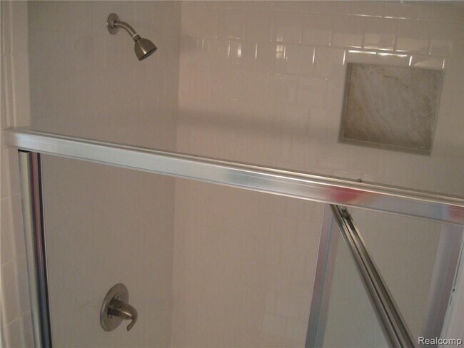 Building Photo - 141 De Villen Ave