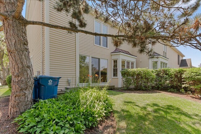 Building Photo - 309 E Theodore Ln