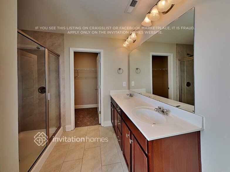 Building Photo - 5355 Roberta Crossing Dr