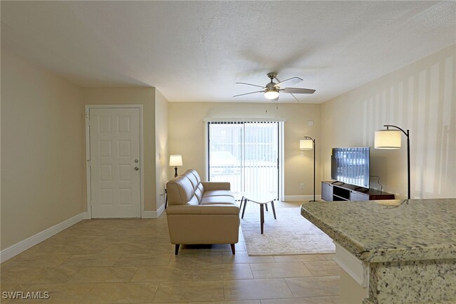 Building Photo - 5327 Summerlin Rd
