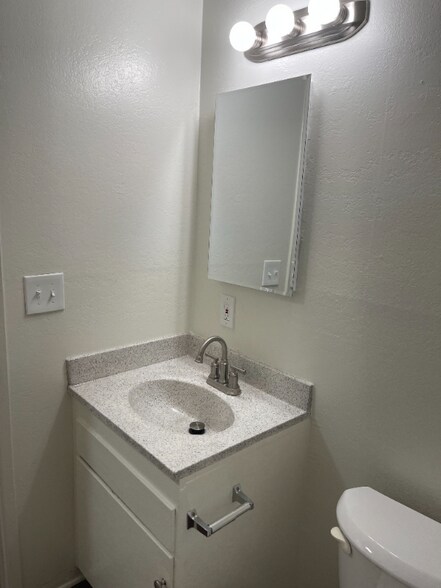 Building Photo - 2221 E Lenita Ln