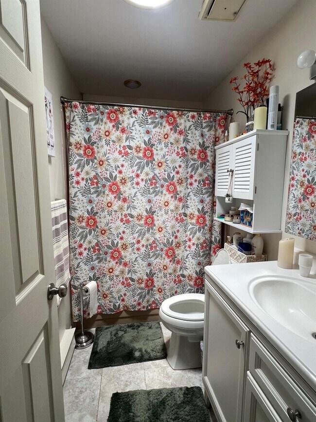 Building Photo - 369 Woodbridge Dr