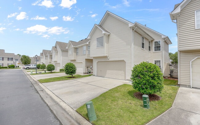 Building Photo - 1553 Wynd Crest Way