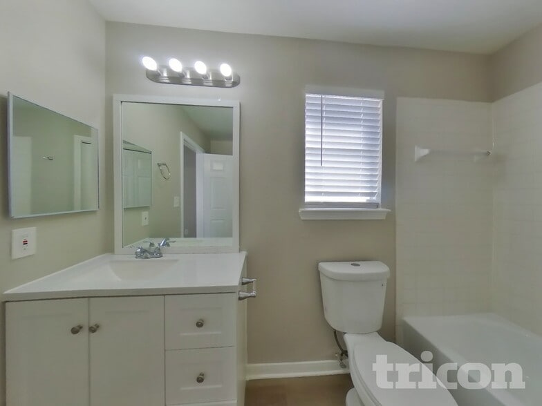 Building Photo - 3134 Boynton Dr