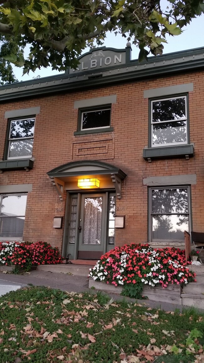 Building Photo - 202 K St