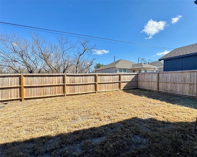 Building Photo - 853 Cypress Ln