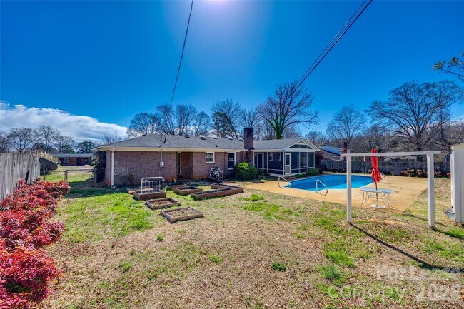 Building Photo - 1615 Tillman St