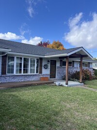 Building Photo - 820 Takena St SW