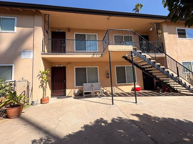 Building Photo - 523 Aster St