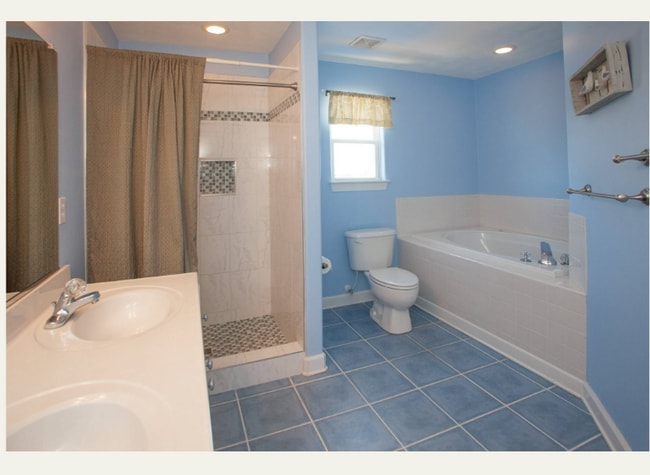 Building Photo - 3109 Sandfiddler Rd