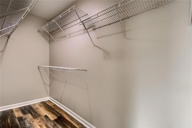 Building Photo - 2171 Waterford Park Dr