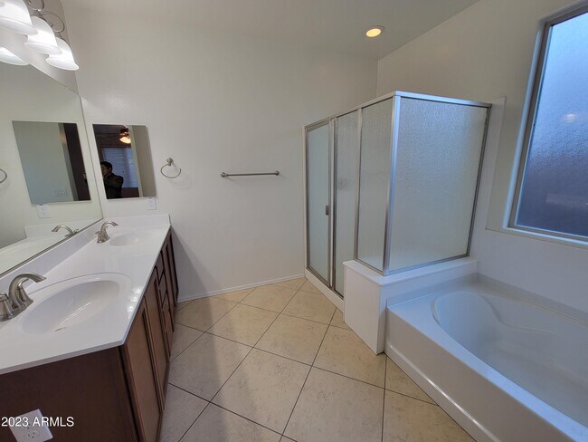 Building Photo - 2671 E Daniel Dr