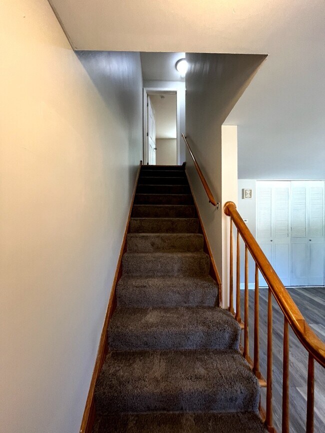 Building Photo - 1390 Lincoln Dr