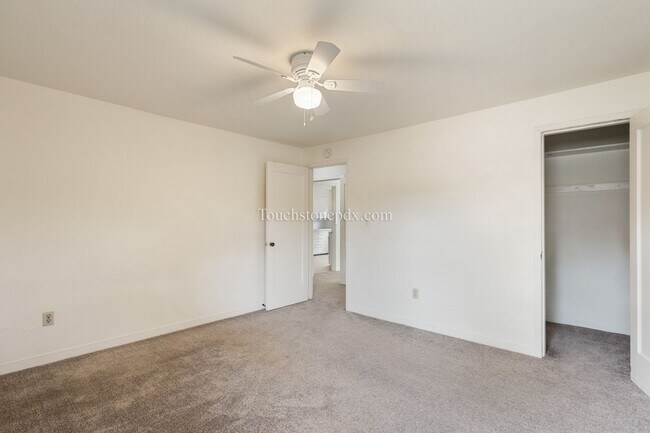 Building Photo - Welcoming 1 BD | 1 BA Conveniently Located...