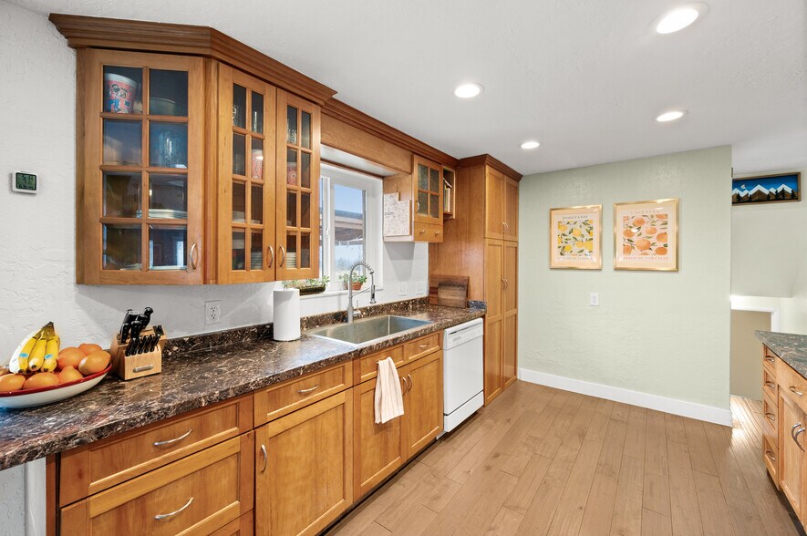 Building Photo - 8916 S 1240 E