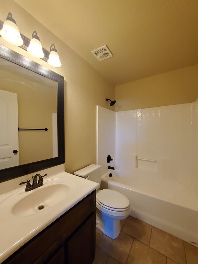 Building Photo - 6109 Newcastle Dr