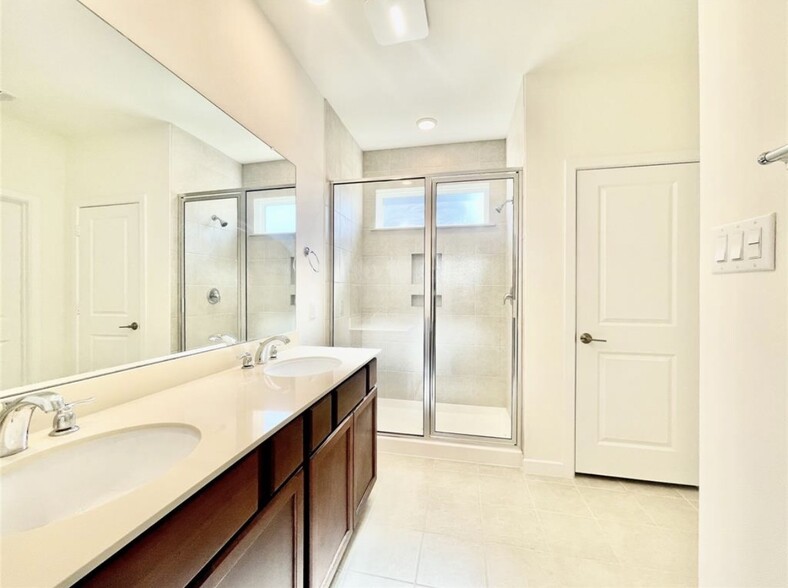 Building Photo - 7802 Winter Hawk Cir