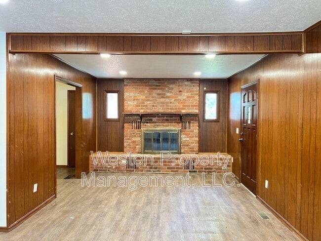 Building Photo - 1636 N Ann Arbor Ave