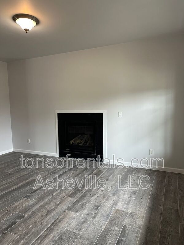 Building Photo - 33 Mallard Run Dr