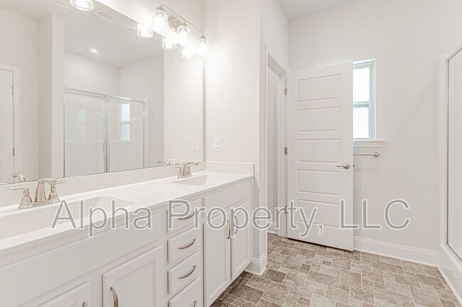 Building Photo - 504 Flying Squirrel Wy