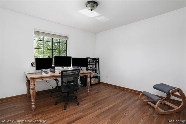 Building Photo - 27330 Sandy Hill Ln