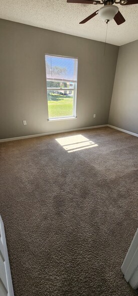 Building Photo - 1231 Apopka Ln