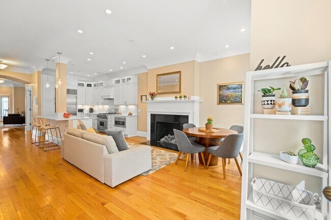 Primary Photo - 322 Tappan St