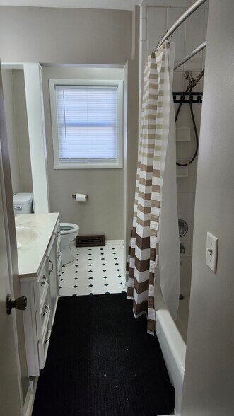 Bath - 3456 Flamingo Ave SW