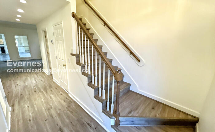 Building Photo - 107 Westover Park Ct