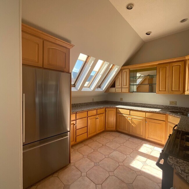 Building Photo - 0 Macdonough Place