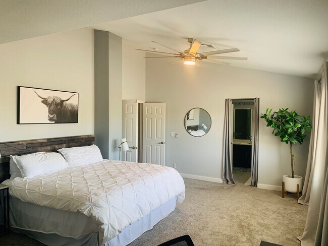 Building Photo - 4 Bedroom Home in Summerlin with Pool