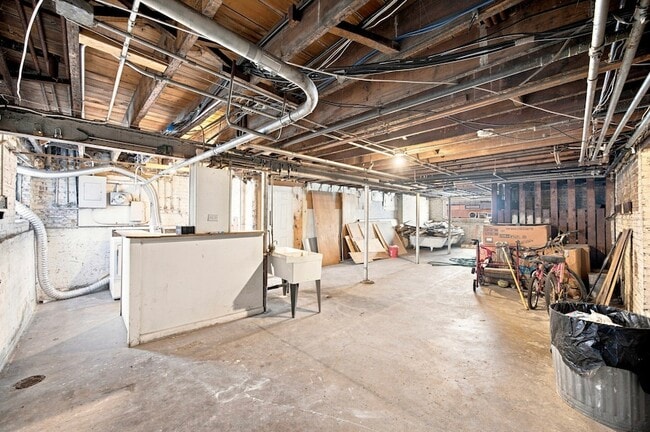 Building Photo - 7443 S Paxton Ave