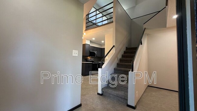 Building Photo - 1821 Ridgehaven Ct