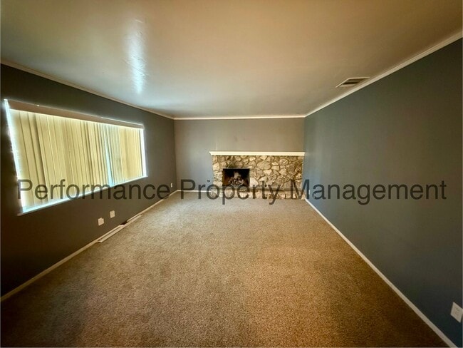Building Photo - Stunning 4 Bed/2 Bath NE Home w/ Solar, RB...