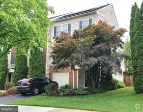 Building Photo - 12 Rockingham Ct
