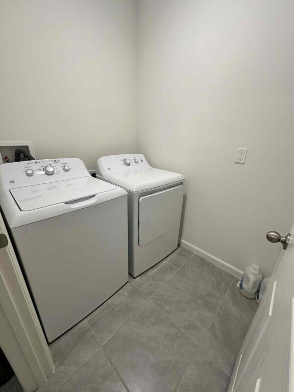 Building Photo - 1468 Schumann Dr