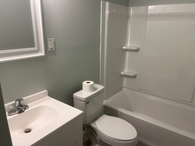 Building Photo - 1267-1267 Harton St