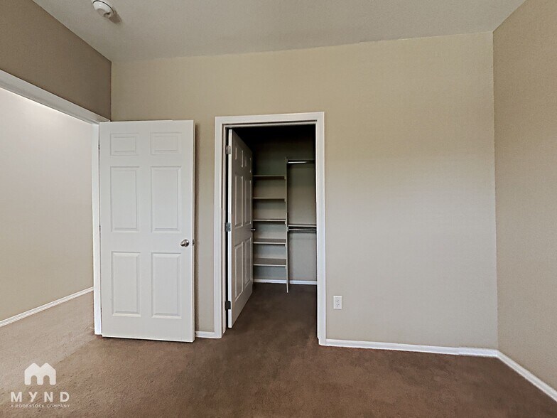 Building Photo - 9637 E 5th Ave