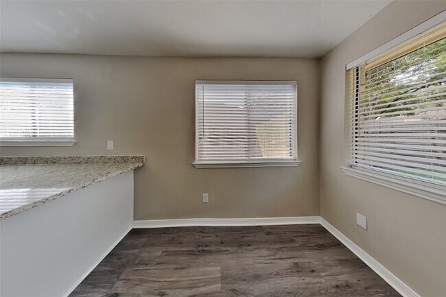 Building Photo - 17914 Autumn Hills Dr