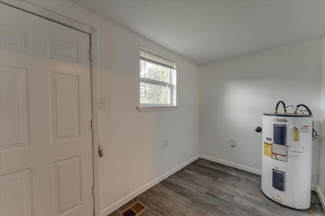 Building Photo - Charming Craftsman Bungalow — 727?N?Holly?...